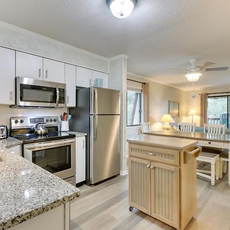 Hilton Head Condo With Balcony And Pool, Walk To Beach Hilton Head Island Exteriör bild