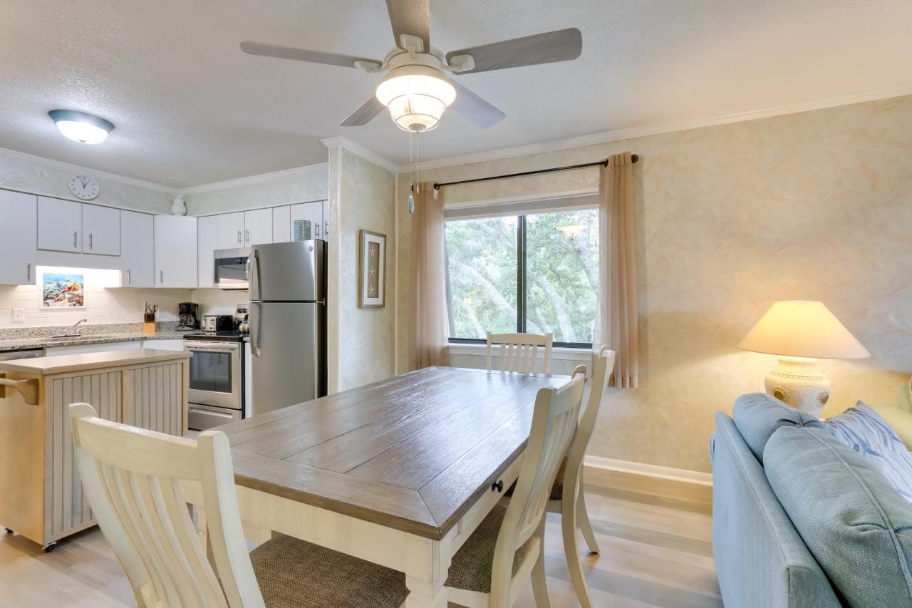 Hilton Head Condo With Balcony And Pool, Walk To Beach Hilton Head Island Exteriör bild
