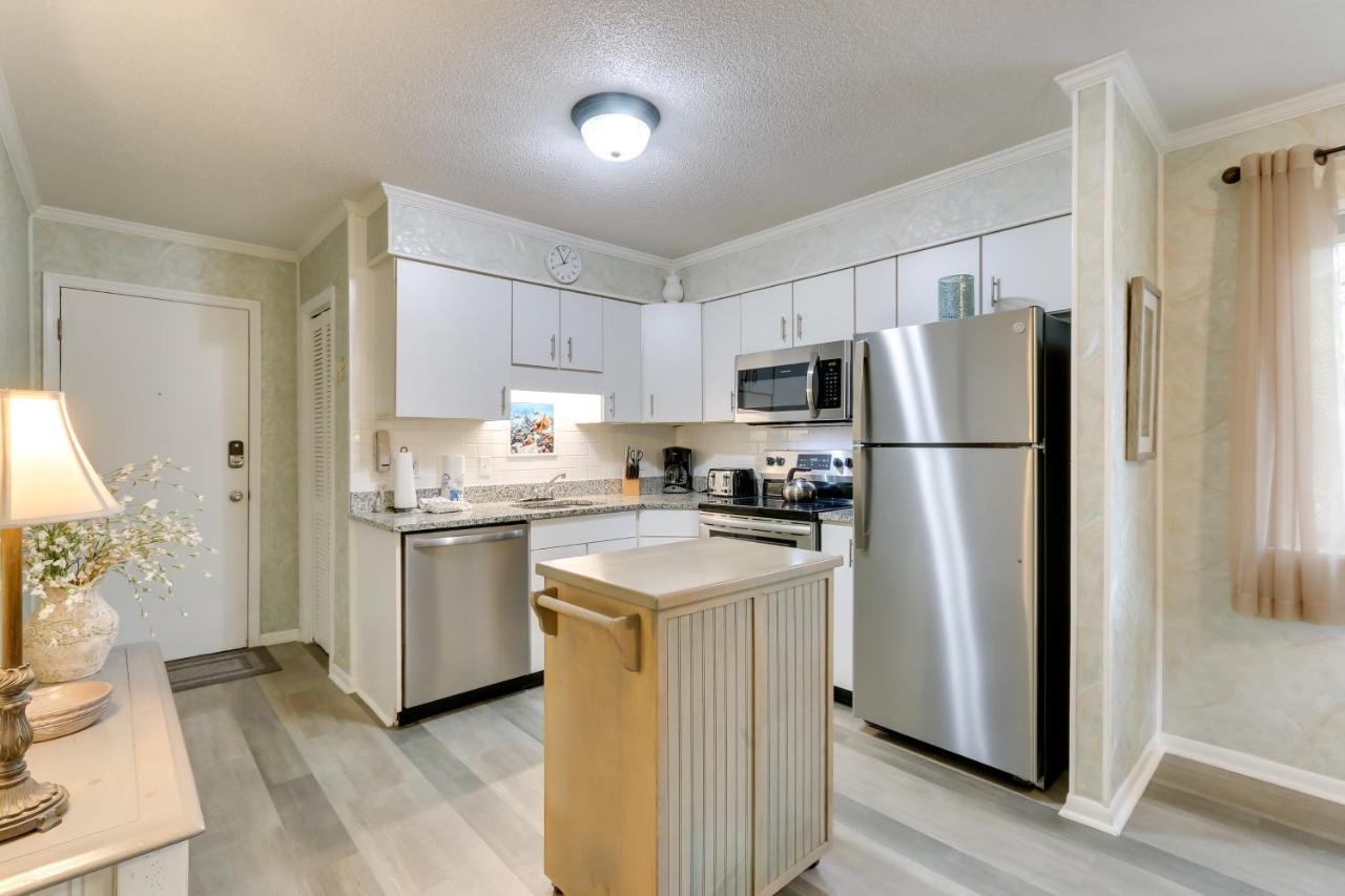 Hilton Head Condo With Balcony And Pool, Walk To Beach Hilton Head Island Exteriör bild