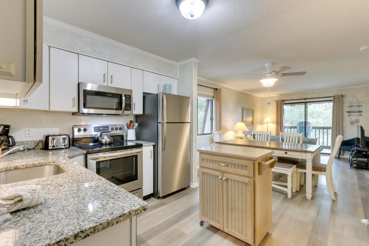 Hilton Head Condo With Balcony And Pool, Walk To Beach Hilton Head Island Exteriör bild