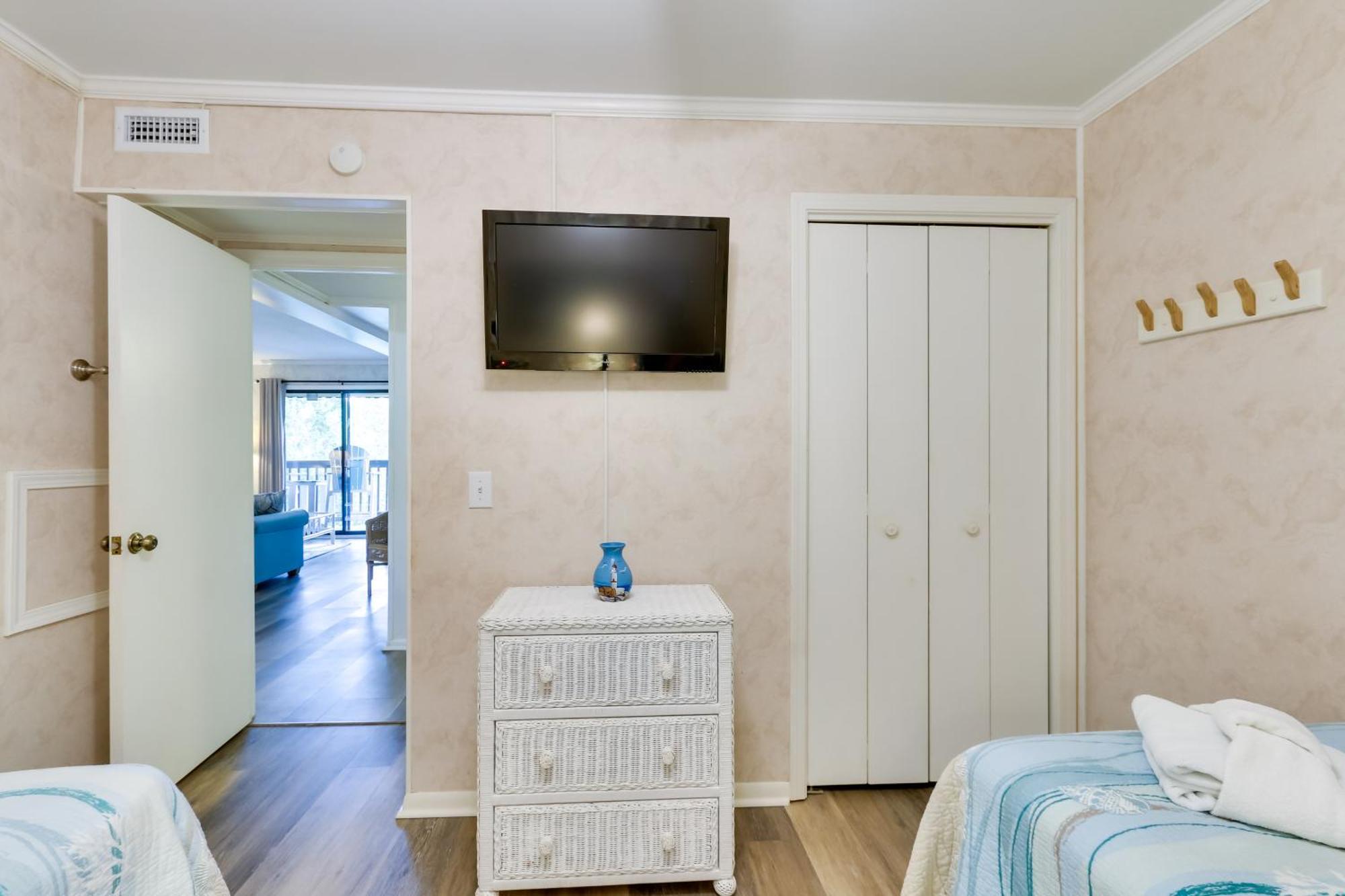 Hilton Head Condo With Balcony And Pool, Walk To Beach Hilton Head Island Exteriör bild
