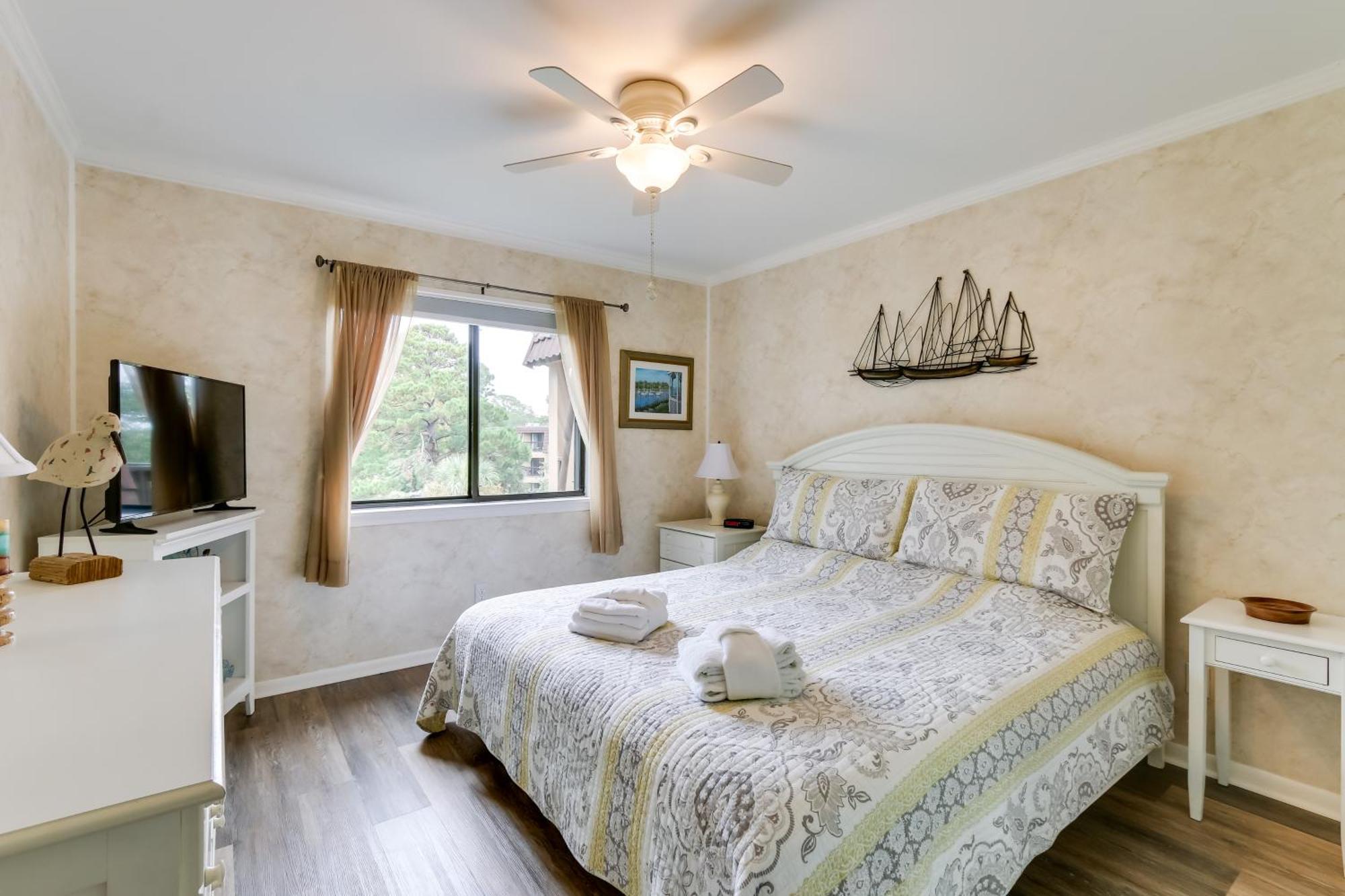 Hilton Head Condo With Balcony And Pool, Walk To Beach Hilton Head Island Exteriör bild